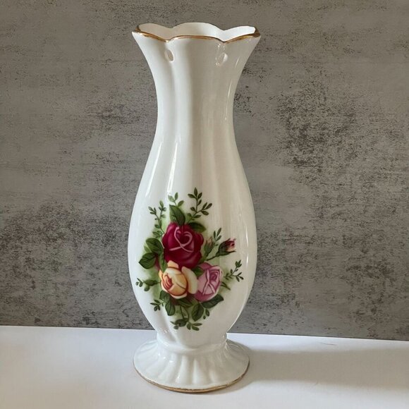 NWT Royal Albert Old Country Roses Pierced Floral Flower Porcelain Vase 10"